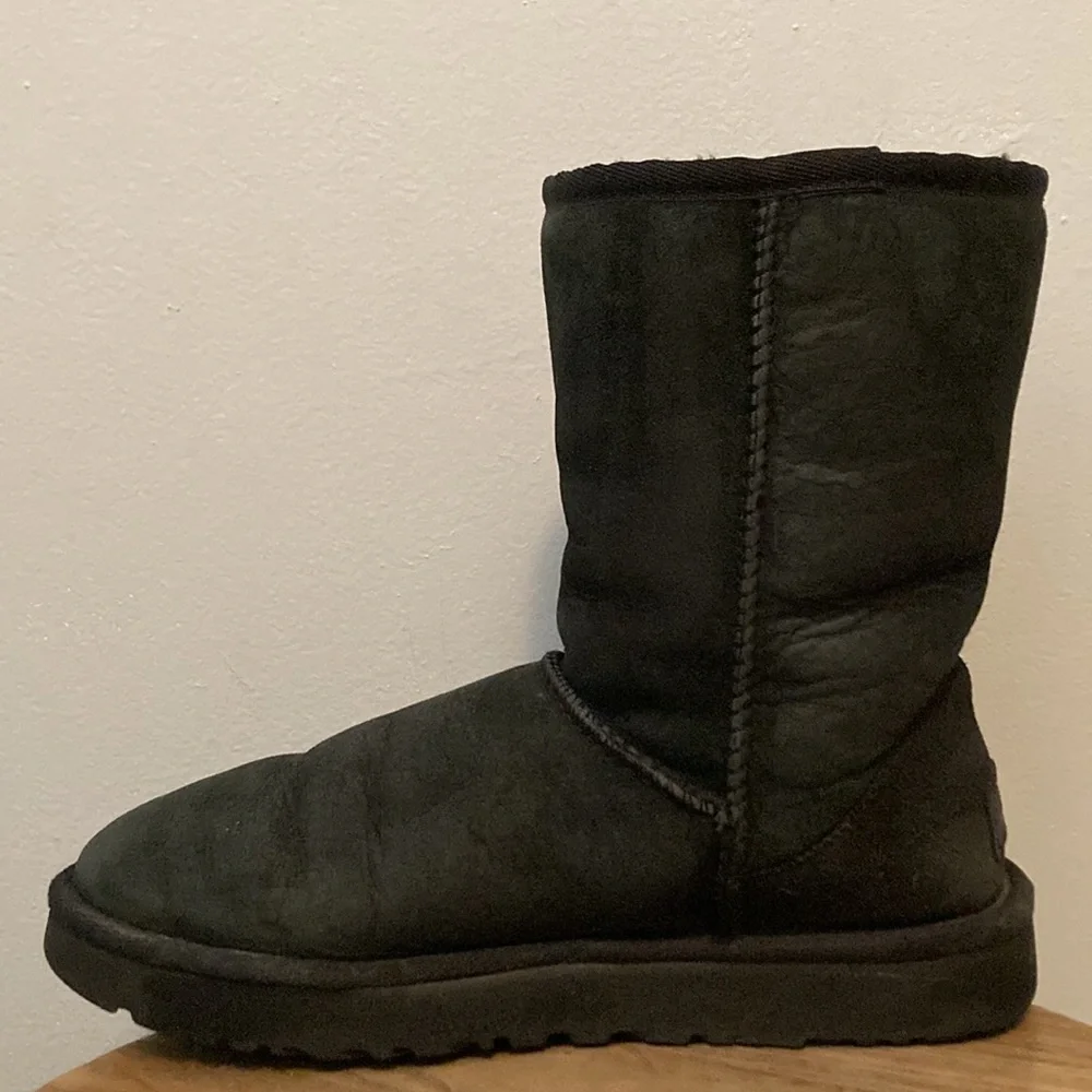 Ugg Classic Short II Black Size 7